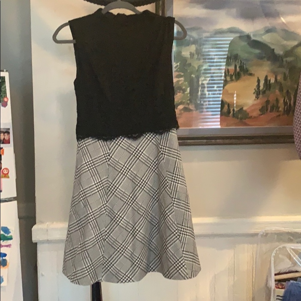 Sleeveless dress